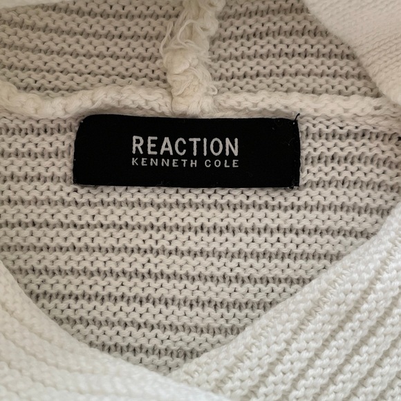 Kenneth Cole White Turtleneck Sweater size small - Picture 5 of 5